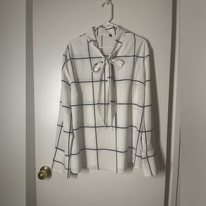 Elegant Blouse with Plaid Printed Design and Tie/Bow
